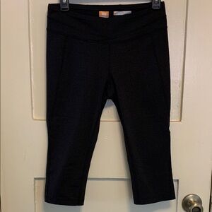 Lucy Powermax Hatha Collection yoga pants athletic workout capri leggings